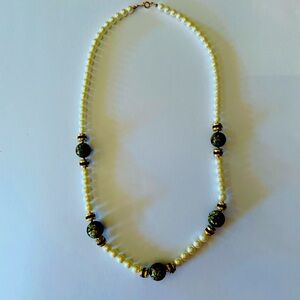 Elegant Pearl and Gold Beaded Necklace